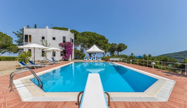 Villa Ottagonale, Capo Perla