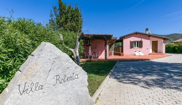 Villa "Roberta" 400 Meters From the Sea