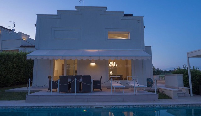 Villa Surya 8+2, Emma Villas