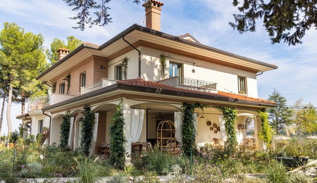 Villa Yeppa | on the hills of San Clemente, and a few km from the Adriatic Sea