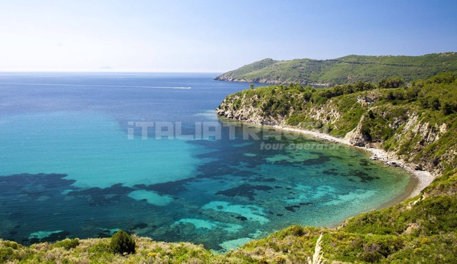 Villino Norsi just 500 meters from the beach of the same name on the Capoliveri side