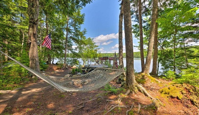 Waterfront Great Pond Cottage w/Hot Tub & Deck!