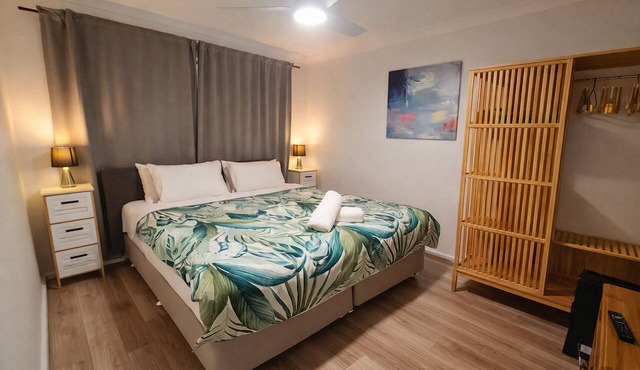 West Beach Lagoon 221 - Stylish Apartment!