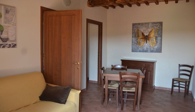 WIDE APARTMENT WITH PRIVATE GARDEN, POOL, TENNIS, 8KM FROM THE SEA