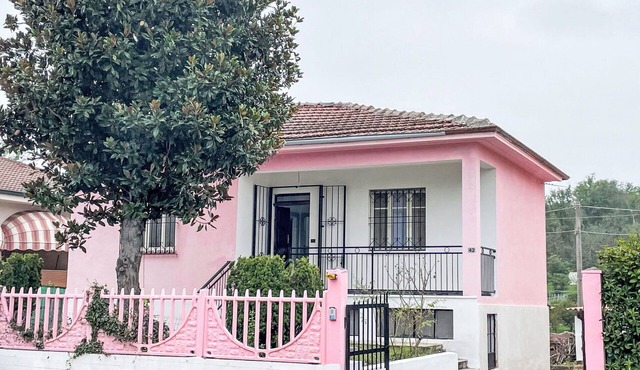 Wonderful private villa for 2 people with WIFI, private pool, patio and pets allowed