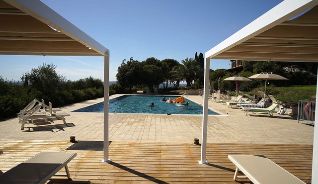 Wonderful private villa with A/C, private pool, WIFI, TV, terrace, pets allowed and panoramic view