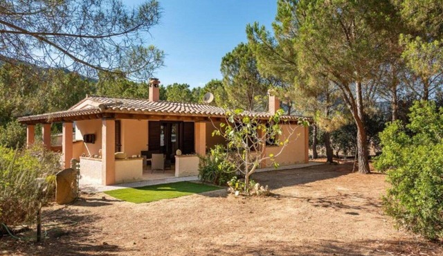 Wonderful private villa for 4 guests with TV, pets allowed and panoramic view