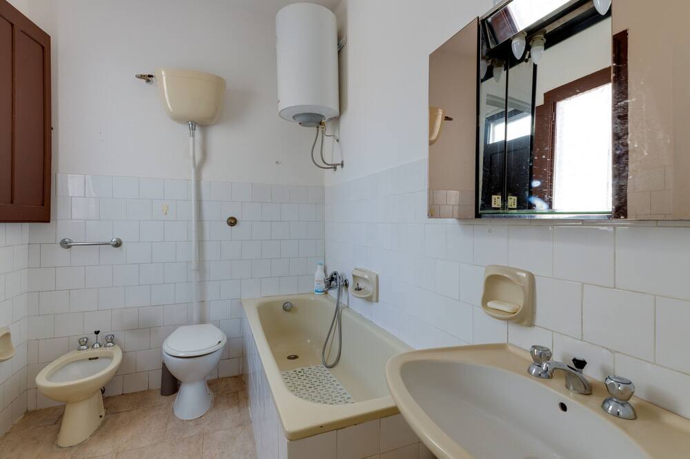 Photo of Bathroom in Ghilarza