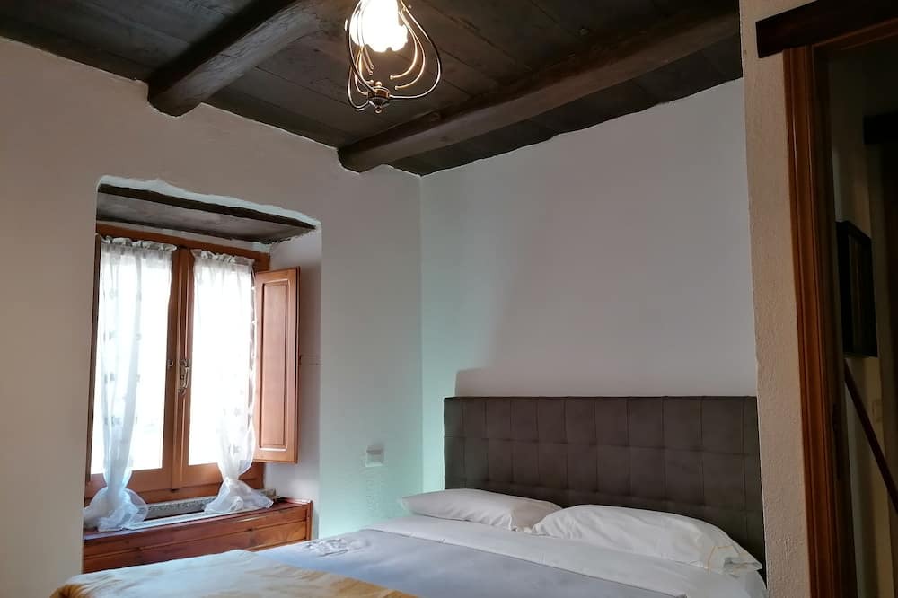 Photo of Bedroom in Desulo