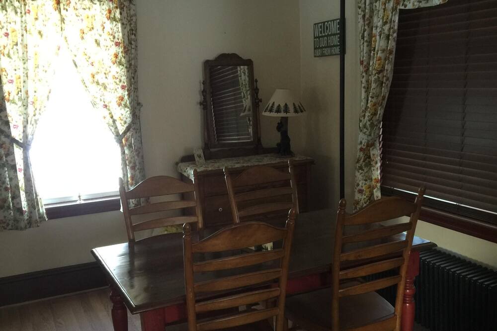 Photo of Livingroom in Brownville