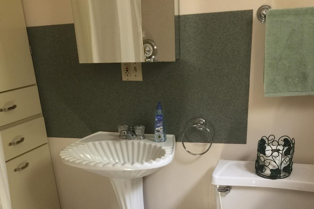Photo of Bathroom in Holden