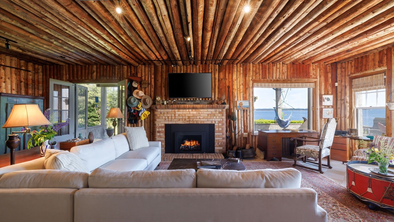 Photo of Livingroom in Perry