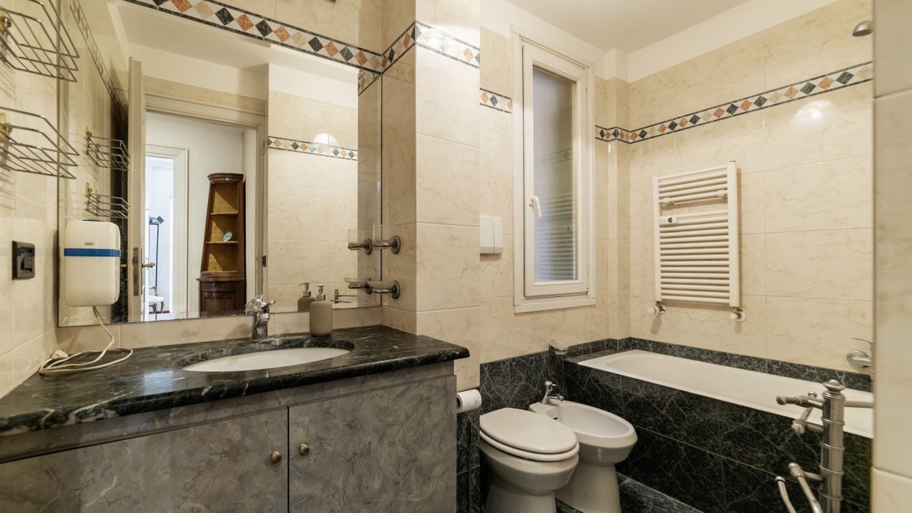 Photo of Bathroom in Trionfale