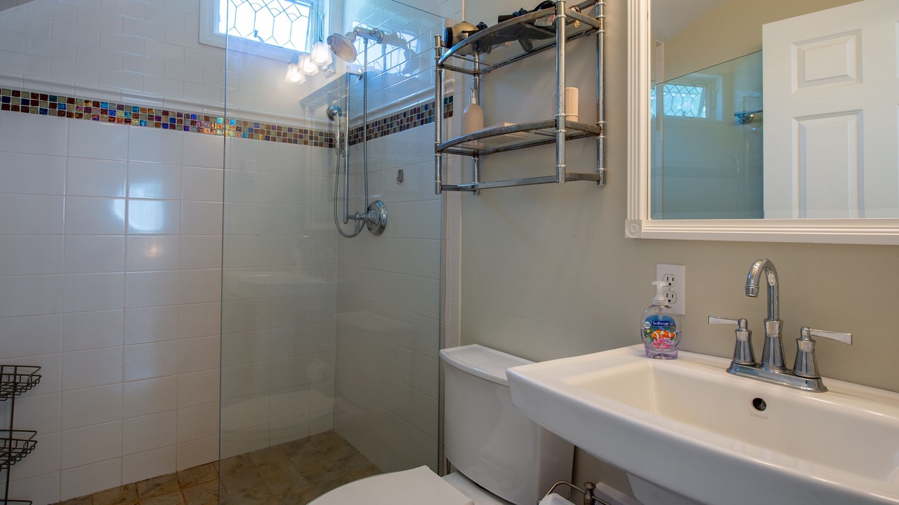Photo of Bathroom in Mid-Coast and Islands