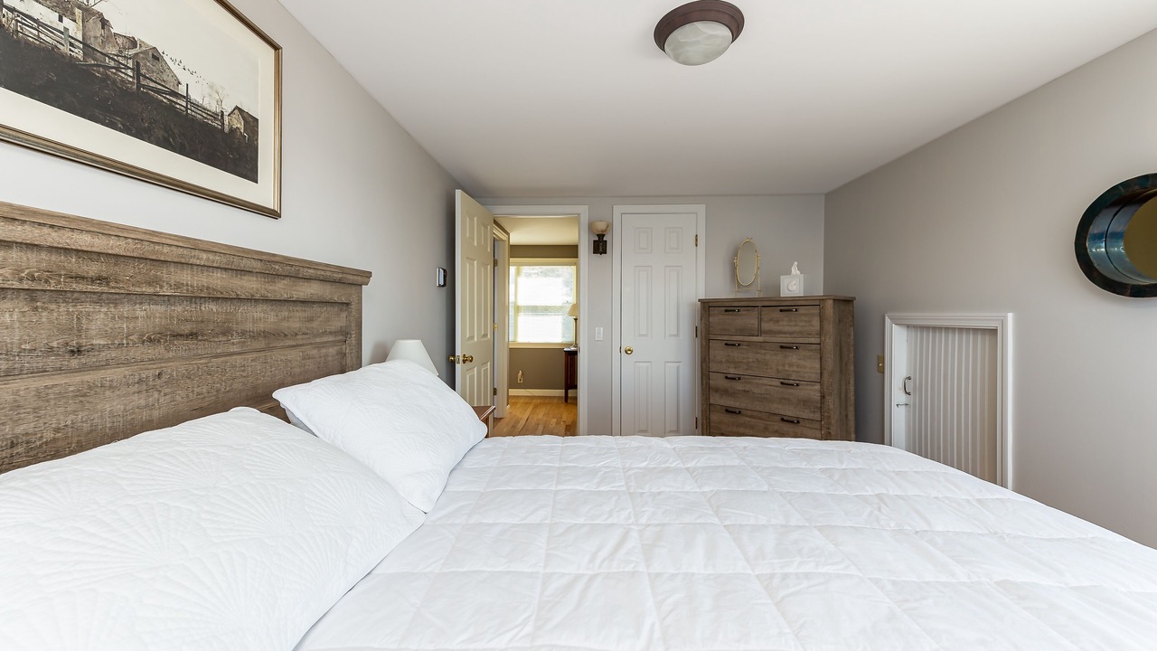 Photo of Bedroom in Mid-Coast and Islands