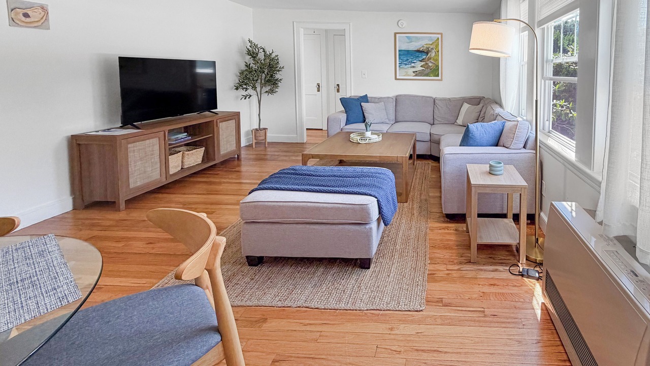 Photo of Livingroom in Loveitts Field