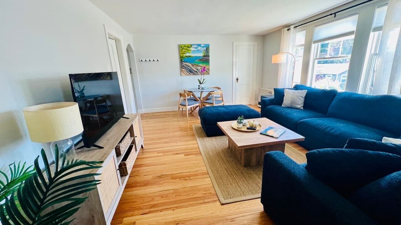 Photo of Livingroom in Loveitts Field