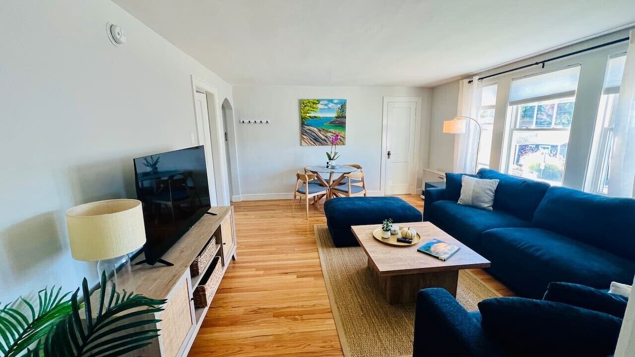 Photo of Livingroom in Loveitts Field