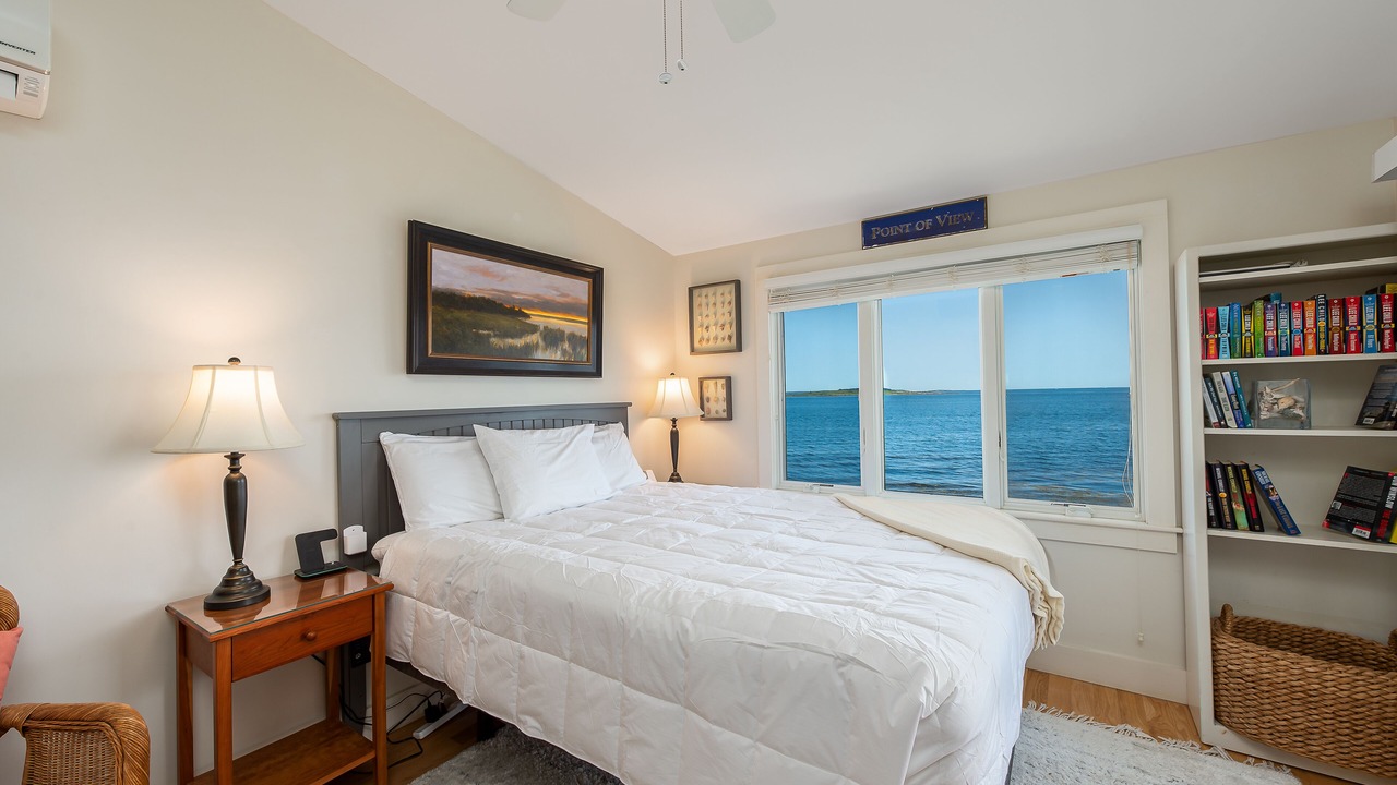 Photo of Bedroom in Mid-Coast and Islands