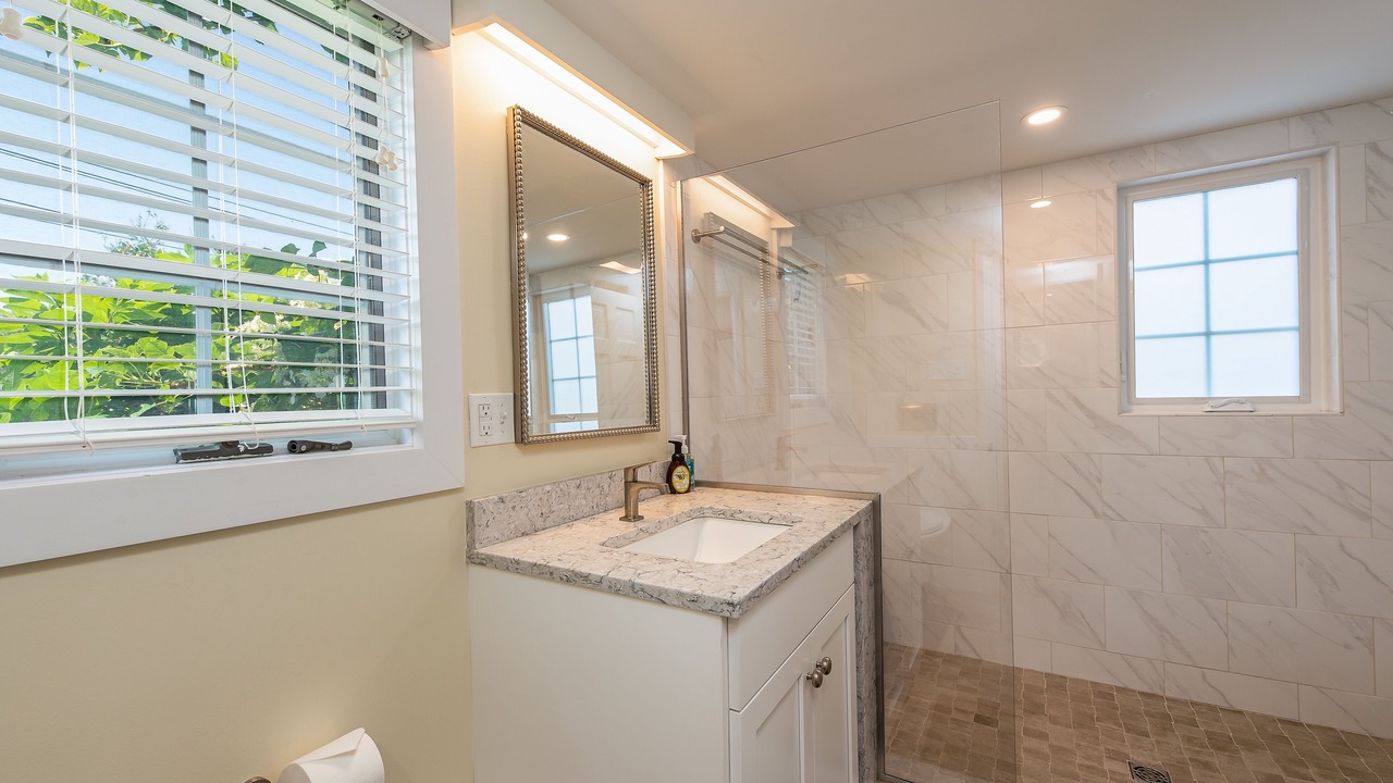 Photo of Bathroom in Mid-Coast and Islands