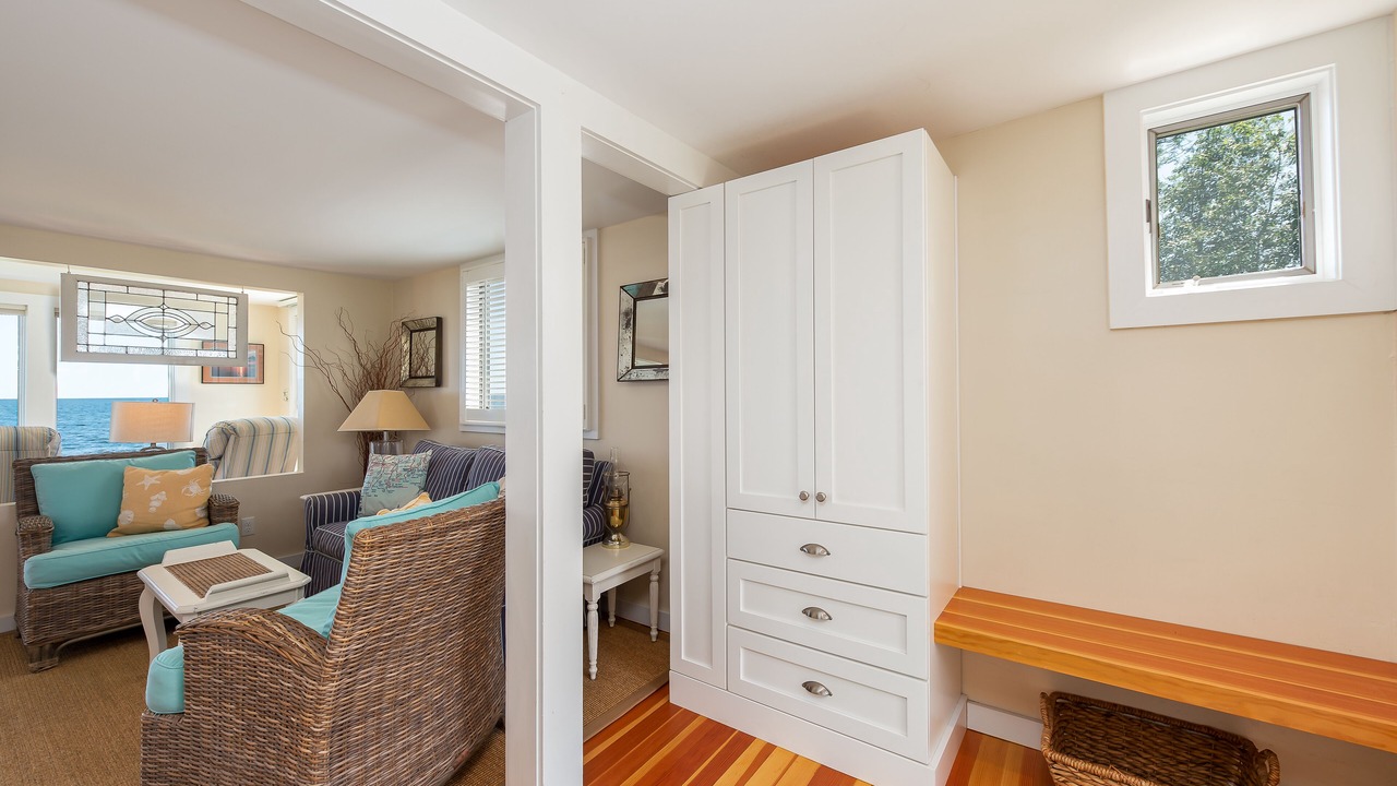 Photo of Livingroom in Mid-Coast and Islands