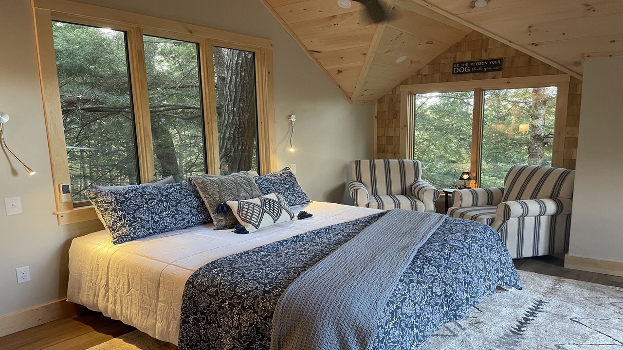 Photo of Bedroom in Rumford Center