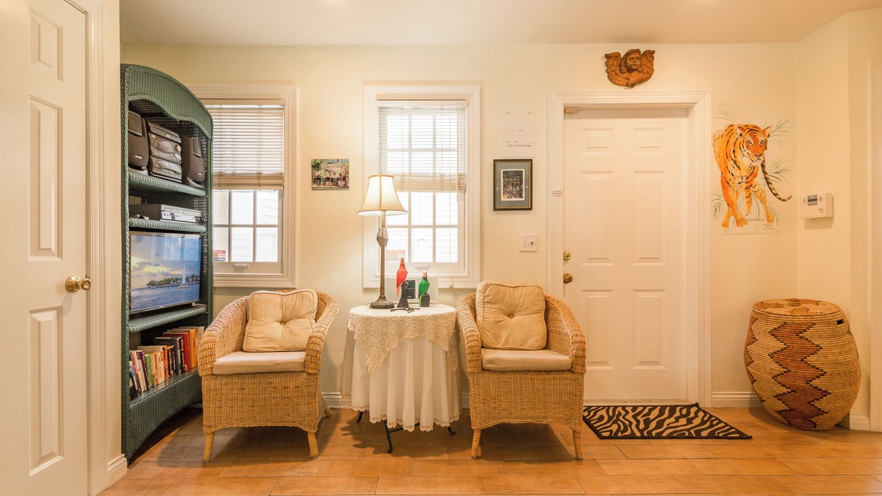 Photo of Livingroom in Historic Seaport