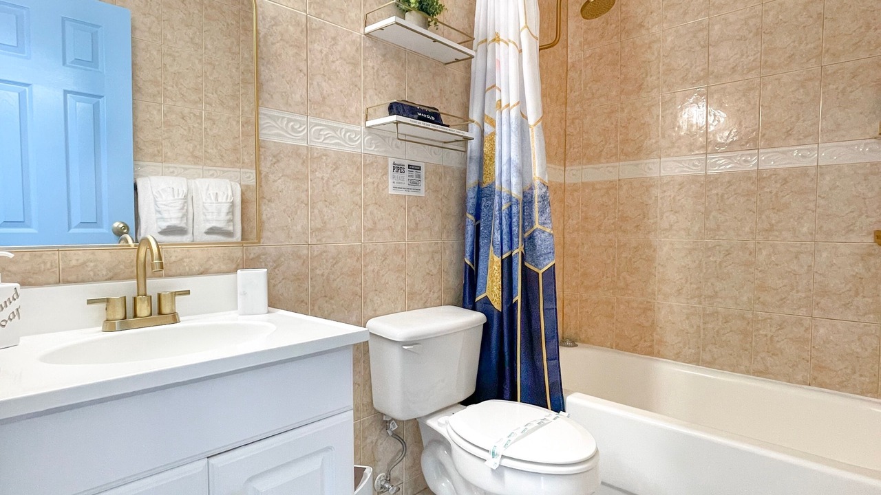 Photo of Bathroom in Largo