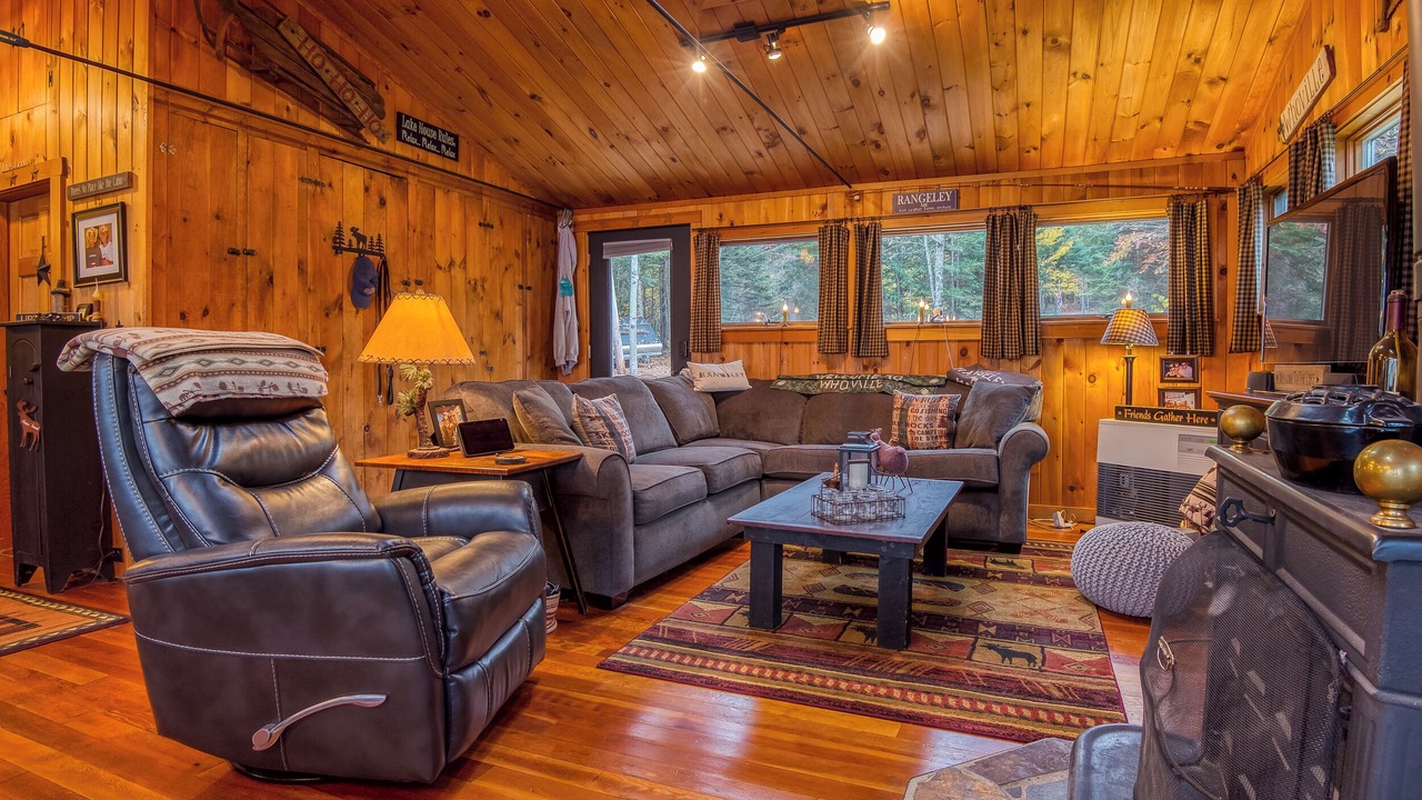 Photo of Livingroom in Oquossoc