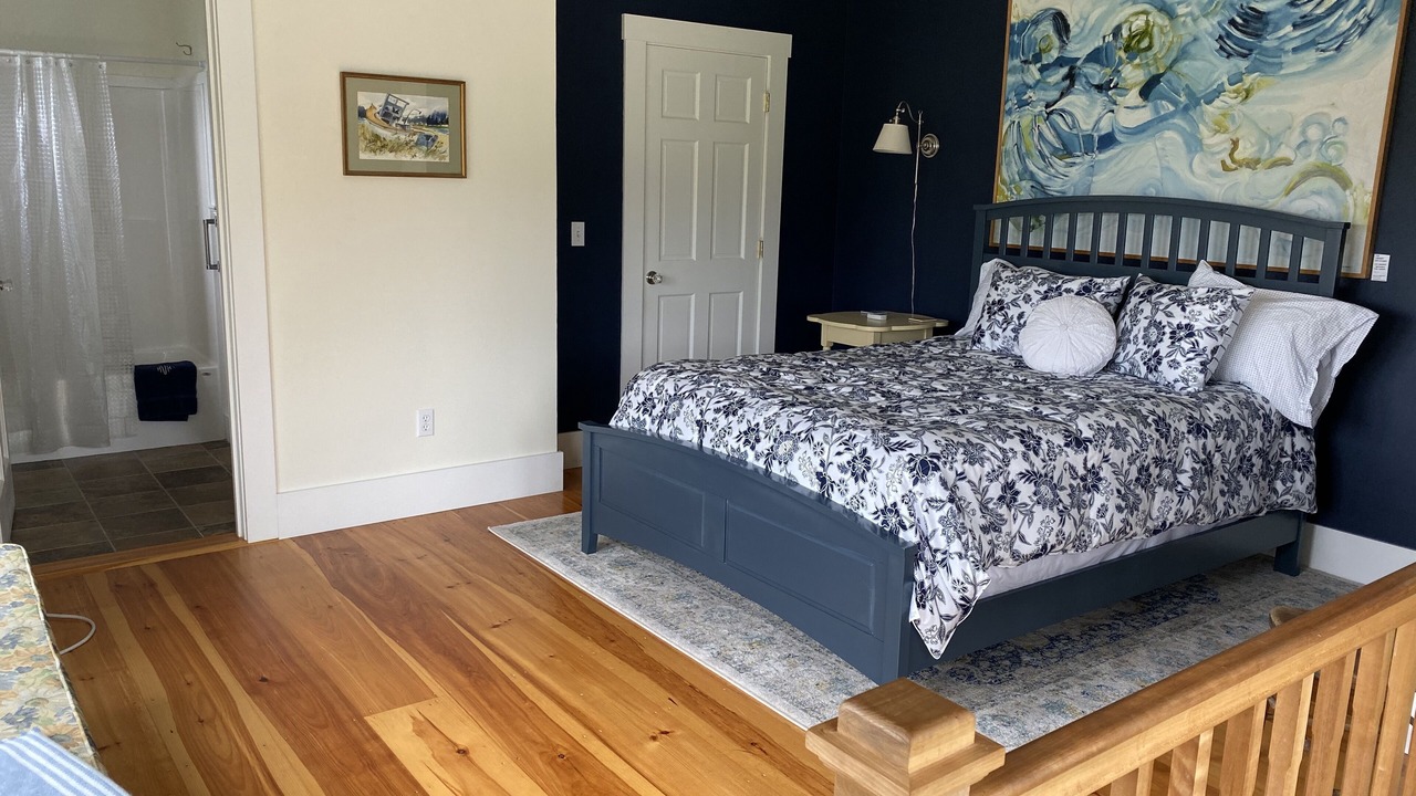 Photo of Bedroom in Round Pond