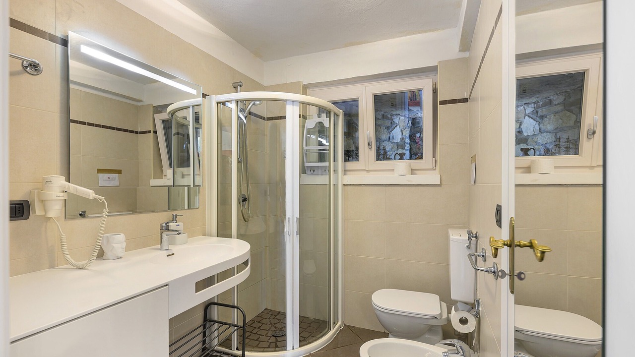 Photo of Bathroom in Frader