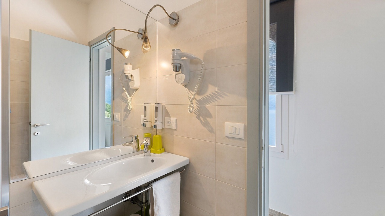Photo of Bathroom in Frader