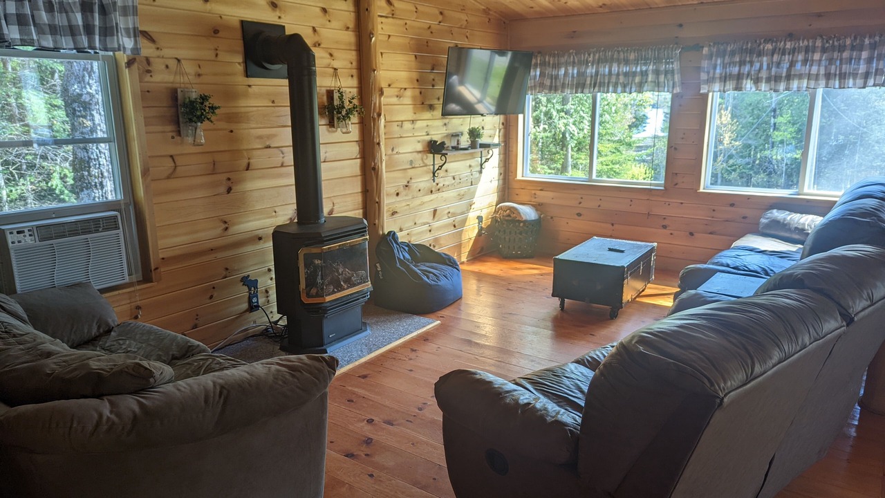 Photo of Livingroom in Oquossoc