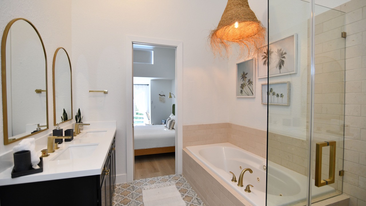 Photo of Bathroom in Rock Harbor