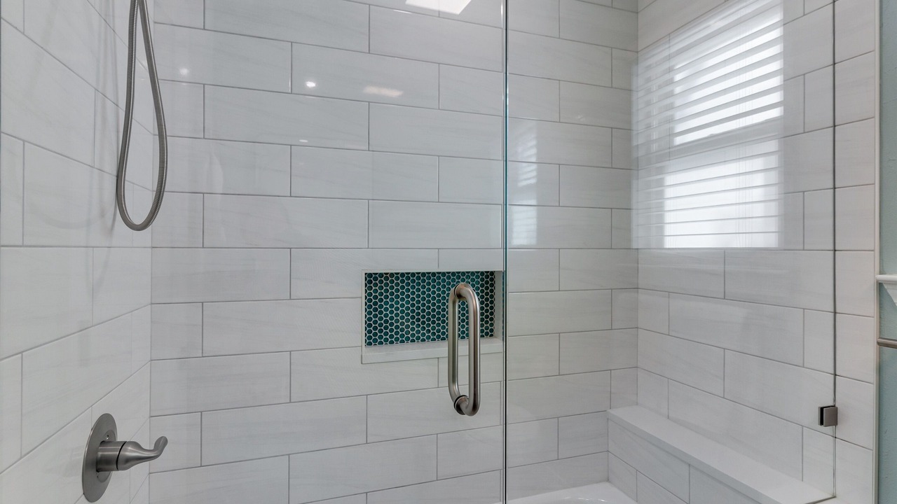 Photo of Bathroom in Clipper Cove