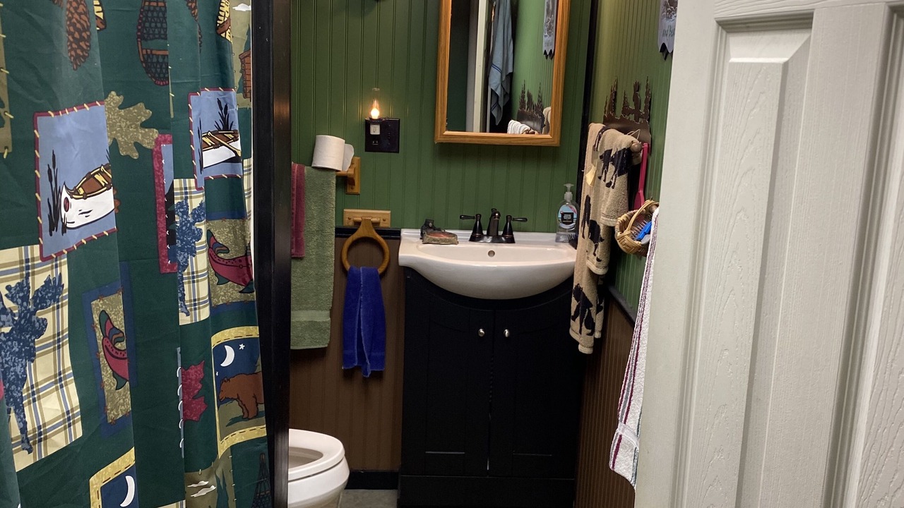 Photo of Bathroom in Eagle Lake