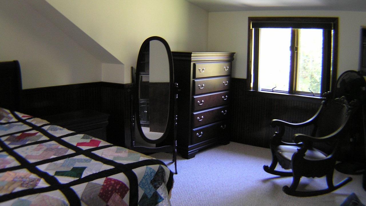 Photo of Bedroom in East Central Franklin