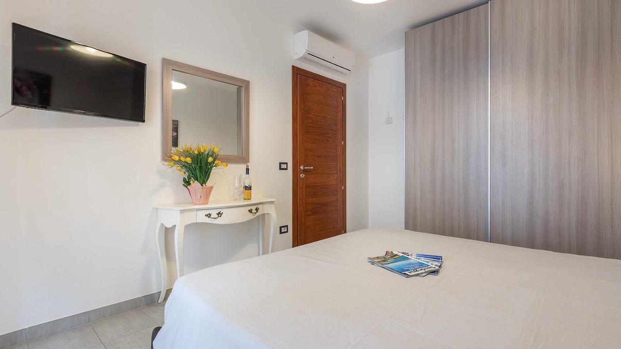 Photo of Bedroom in Lido