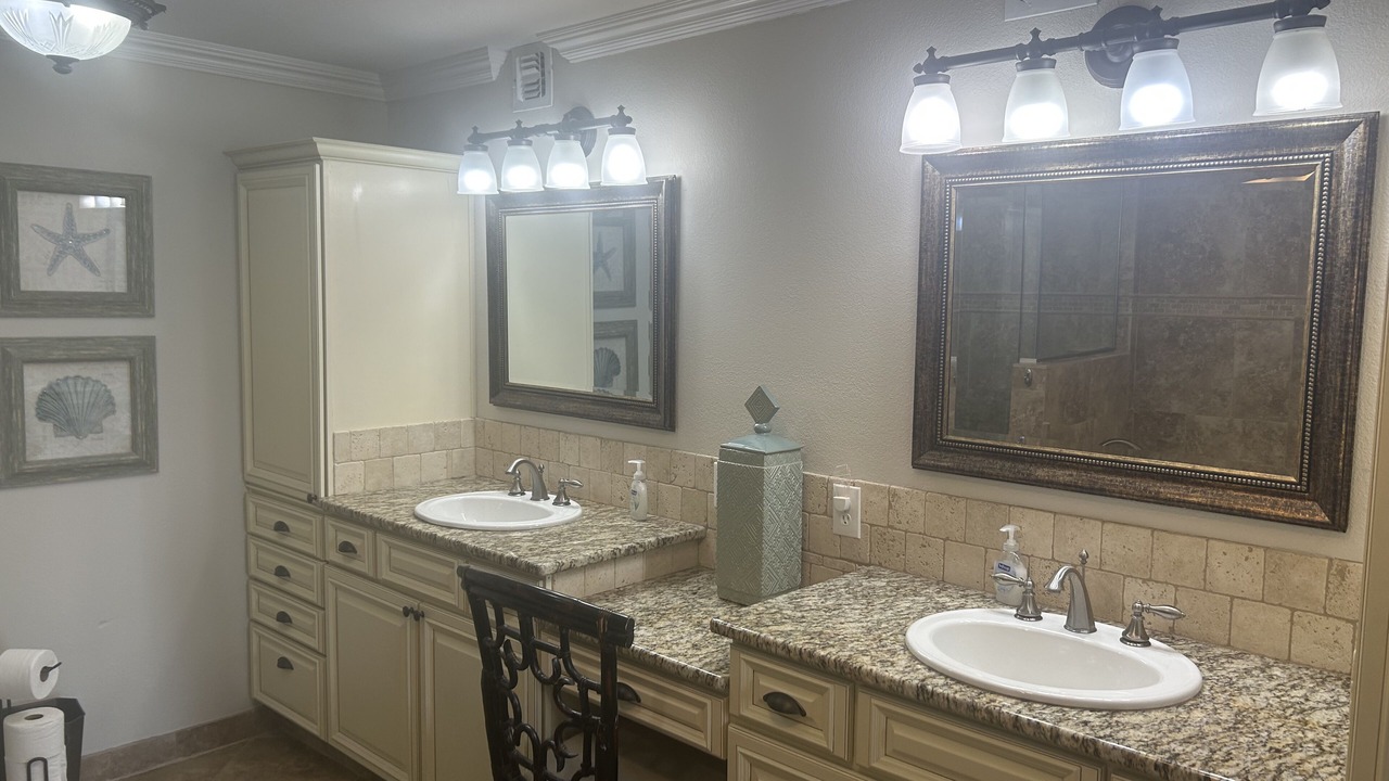 Photo of Bathroom in Holiday Isle