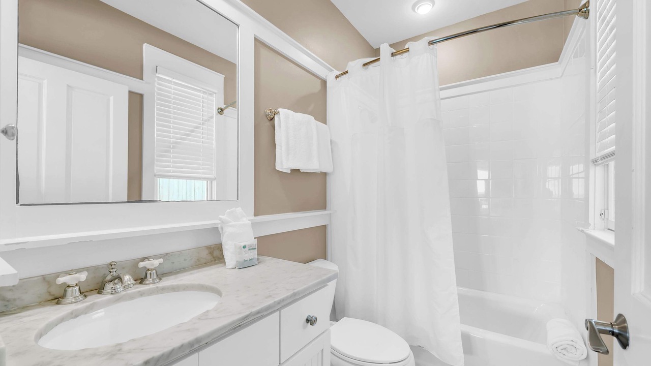 Photo of Bathroom in Delos