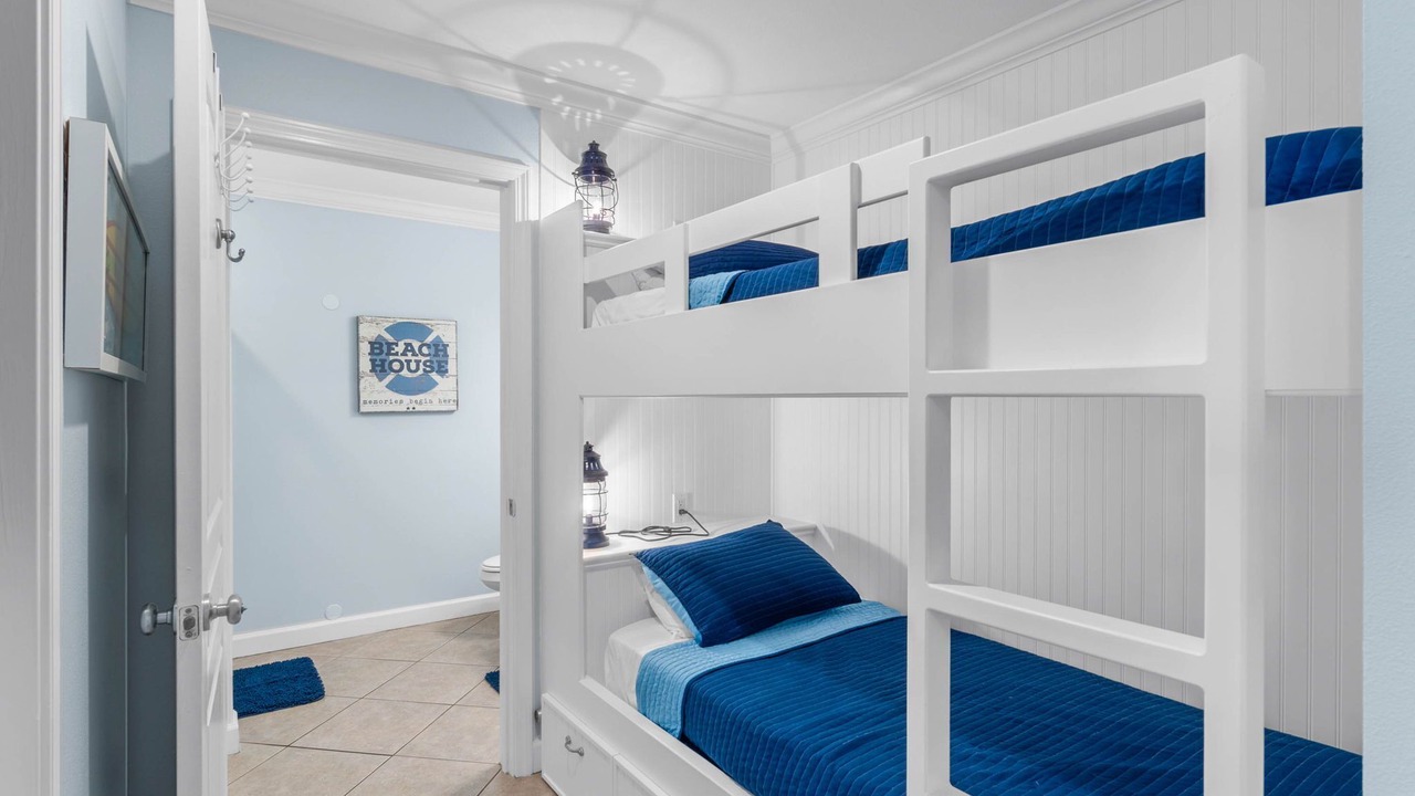 Photo of Bedroom in Miramar Beach