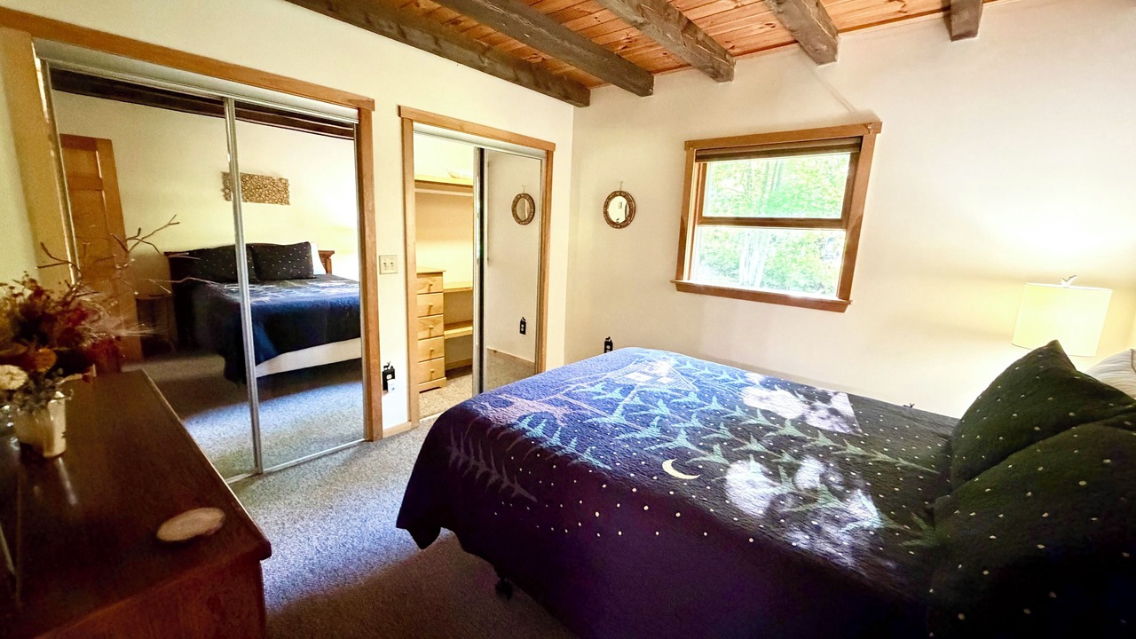 Photo of Bedroom in Lake View