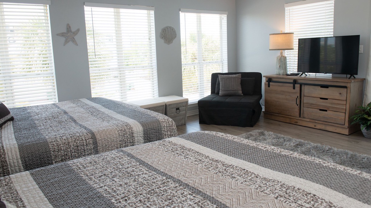 Photo of Bedroom in Crystal Beach