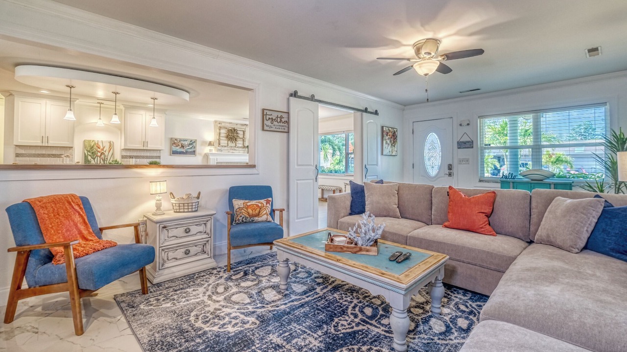 Photo of Livingroom in Anona
