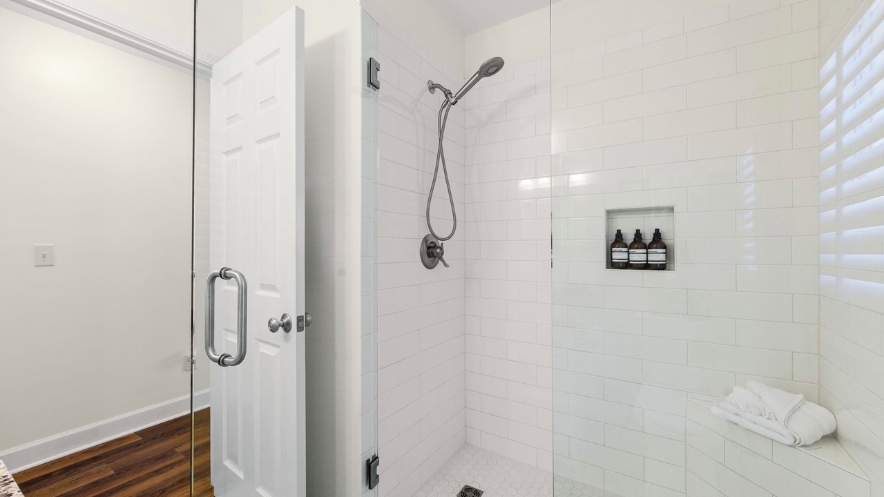 Photo of Bathroom in Clipper Cove