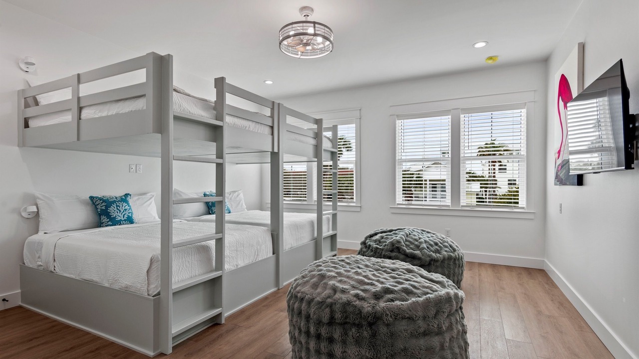Photo of Bedroom in Crystal Shores