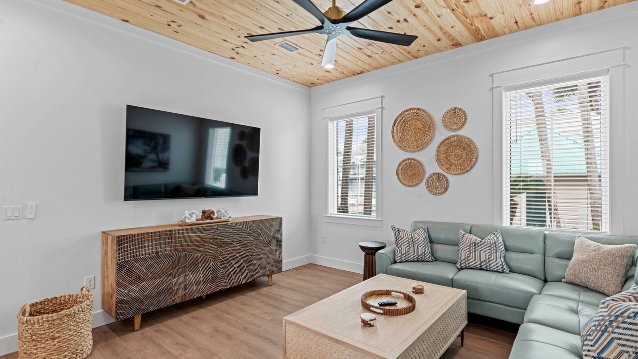 Photo of Livingroom in Crystal Shores
