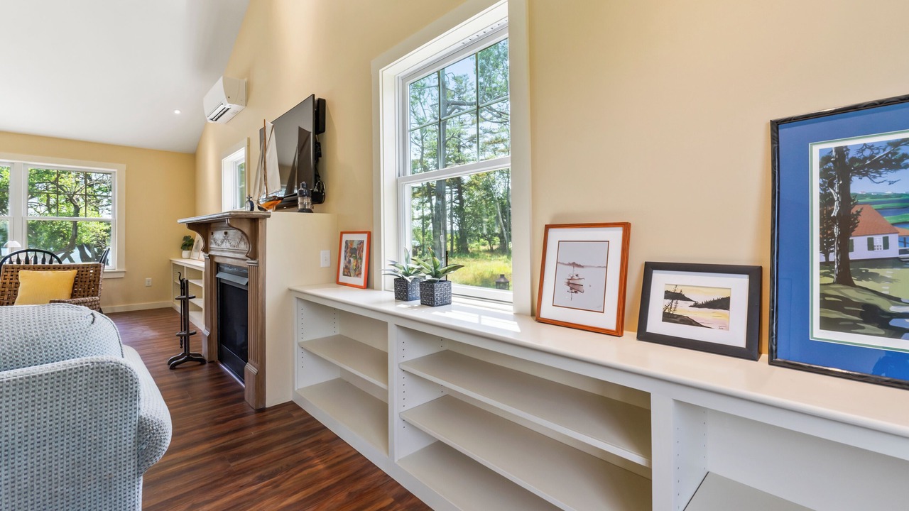 Photo of Livingroom in Mid-Coast and Islands