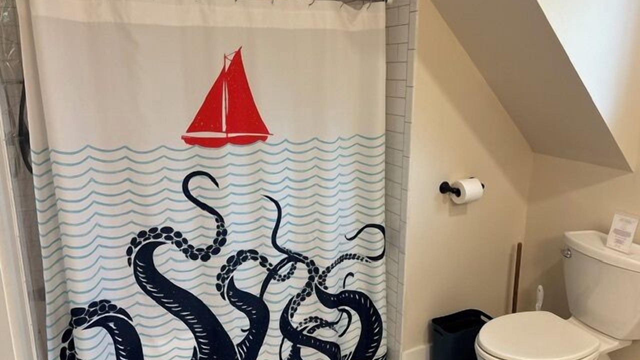 Photo of Bathroom in New Harbor