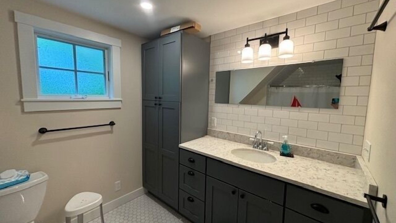 Photo of Bathroom in New Harbor